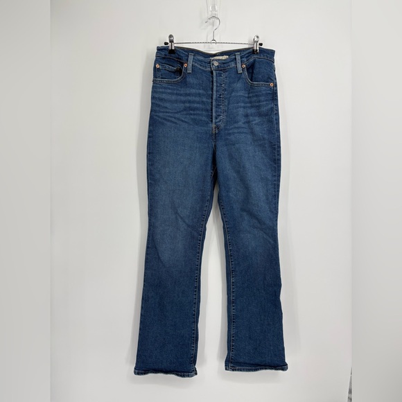 Levi’s Ribcage Boot Button Fly Jeans - Picture 3 of 9